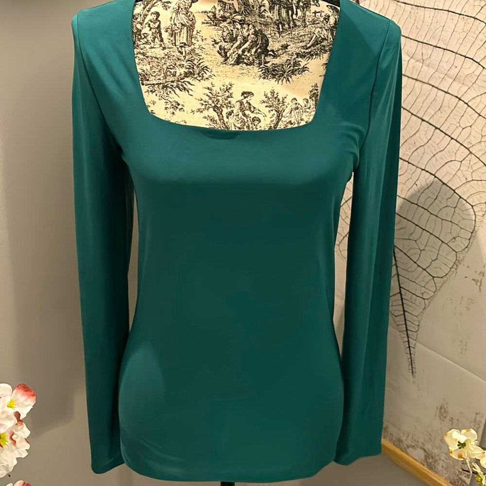 NWT top